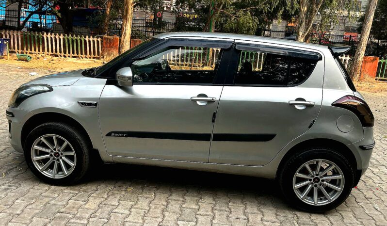 
								Suzuki Swift Lxi (O) Petrol+Cng 2012 full									