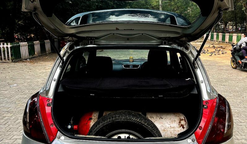 
								Suzuki Swift Lxi (O) Petrol+Cng 2012 full									